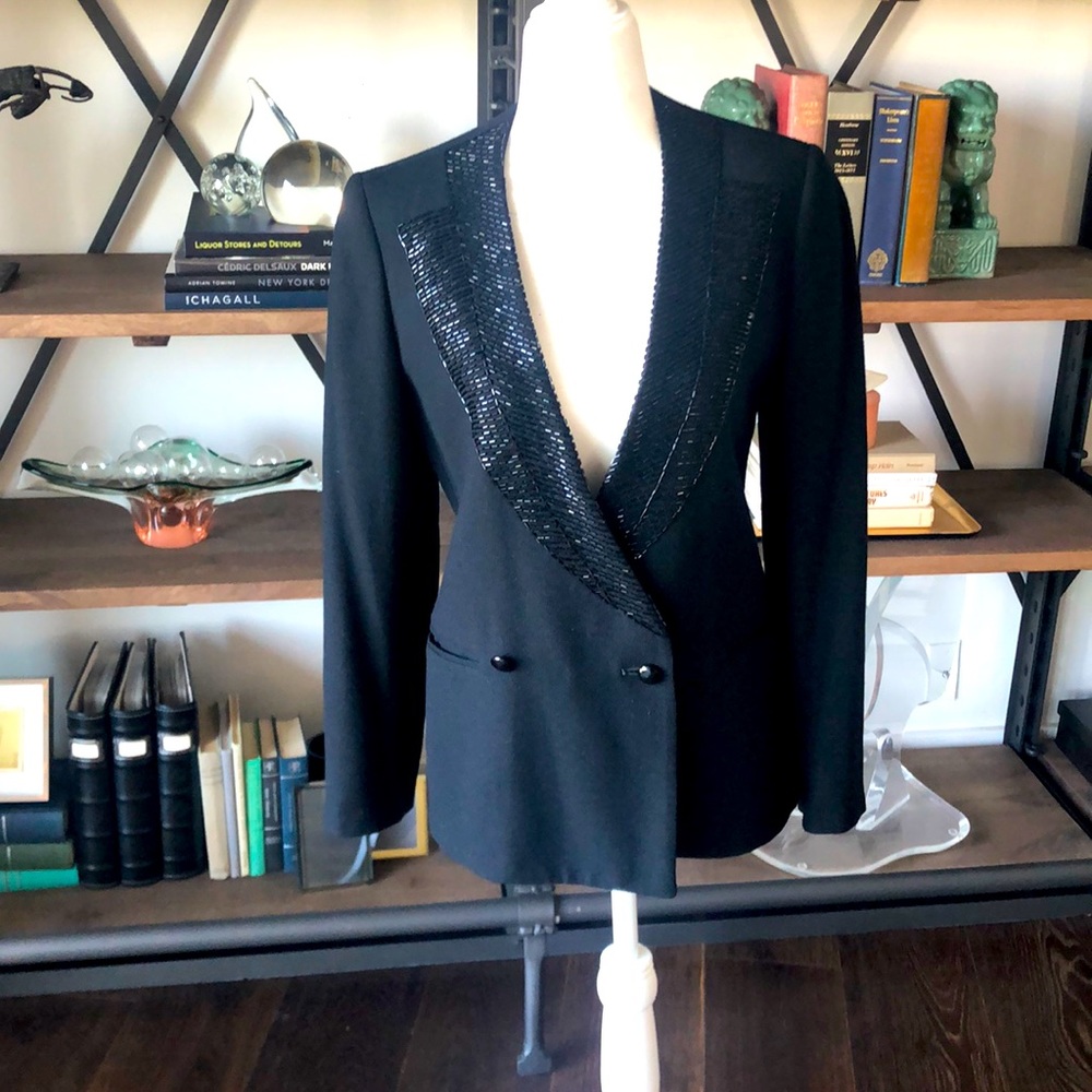 Gorgeous beaded vintage Harvé Bernard black blazer Sz 4 #0462